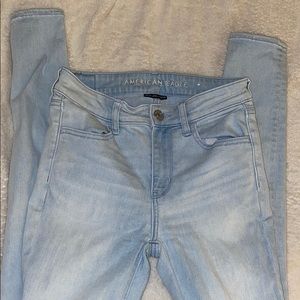 Light wash skinny jeans